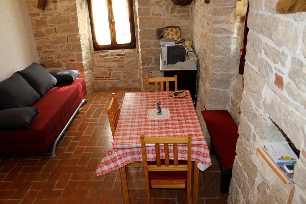 Grožnjan Apartments Mestri מראה חיצוני תמונה